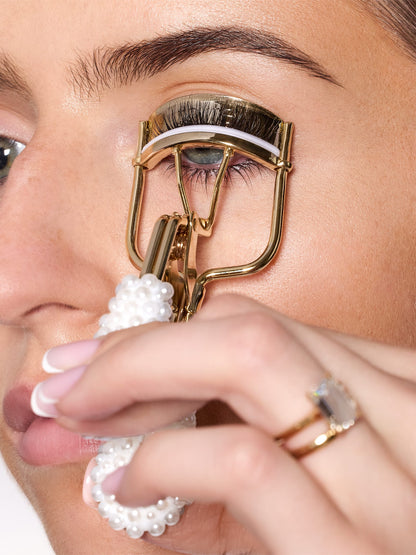 pretty in pearls lash curler